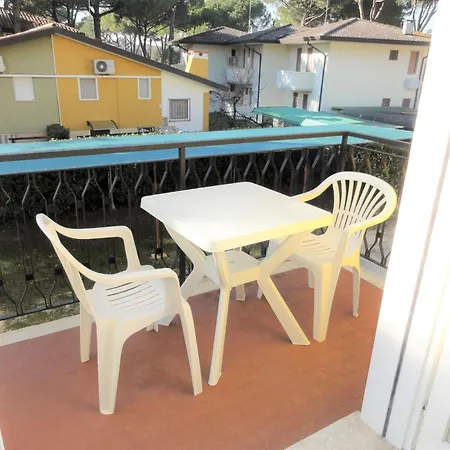 Apartment Bright Flat In A Quiet Area Near The