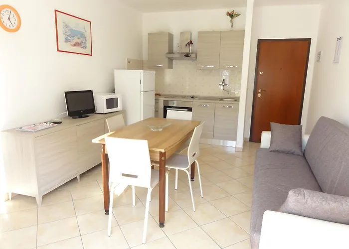 Apartment Bright Flat In A Quiet Area Near The *