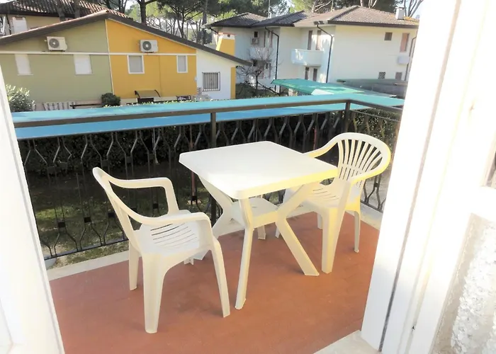 Apartment Bright Flat In A Quiet Area Near The