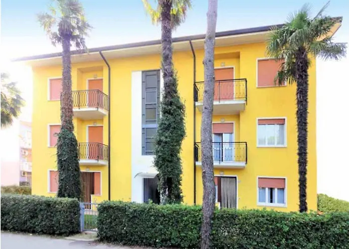Bright Flat In A Quiet Area Near The